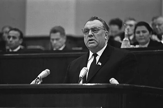 25 лет в должности министра финансов: жизнь и кредо Василия Гарбузова