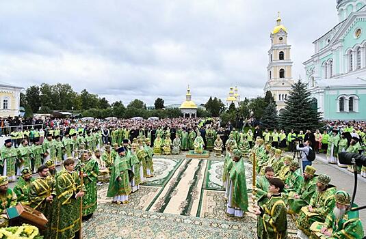 В Дивеево прошла литургия, приуроченная ко дню памяти Серафима Саровского