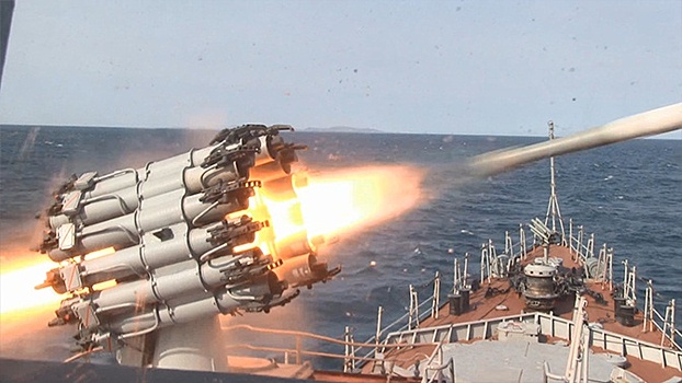 Россия «обстреляла» подлодку бомбами и торпедами