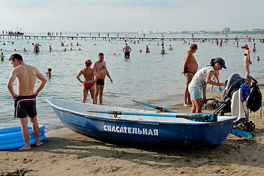 Роспотребнадзор разрешил купаться на всем Черноморском побережье
