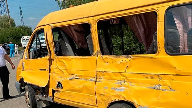 Микроавтобус с детской футбольной командой попал в смертельное ДТП на Кубани