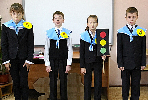 Керченские школьники показали как обеспечить безопасность на дороге