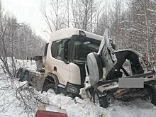В Кировской области три человека погибли в ДТП с грузовиком
