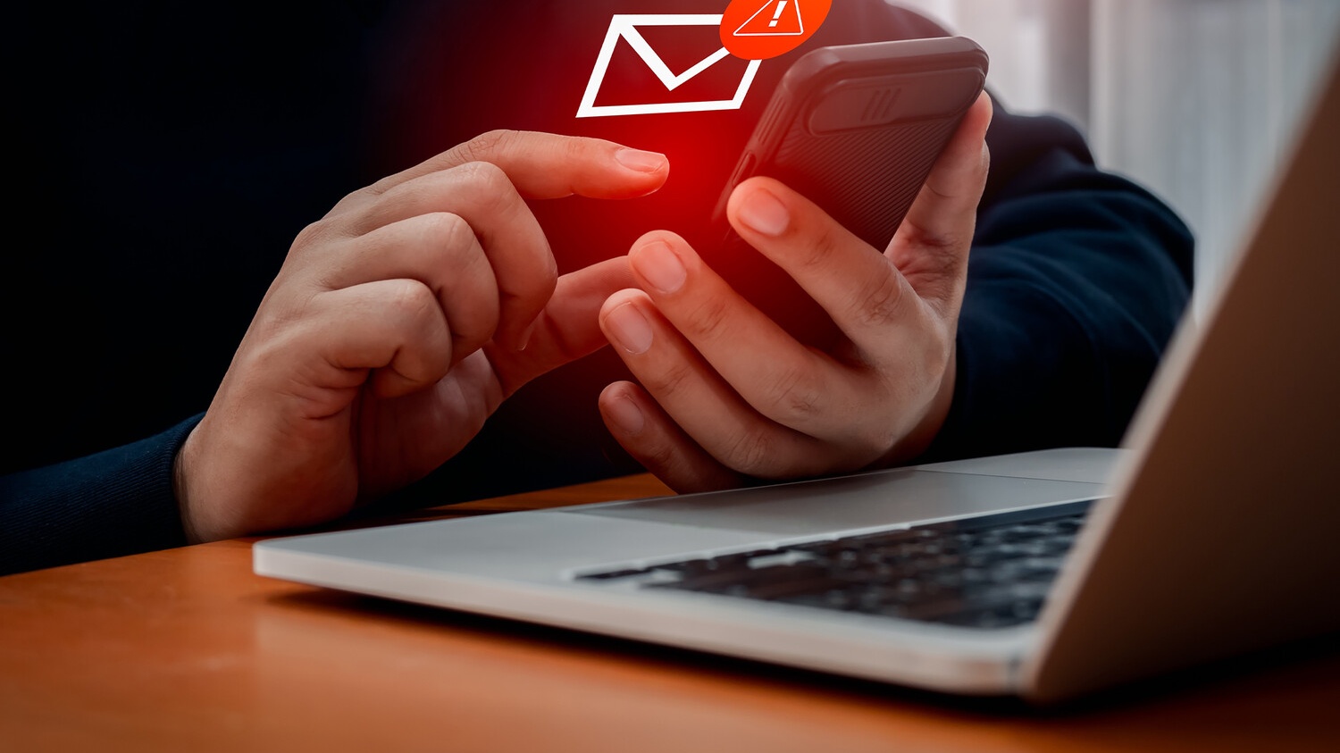 Россиян предупредили о вирусах, замаскированных под приложения ЖКХ