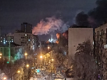 В Волгограде тушат крупный пожар на складе в микрорайоне Тулака