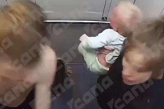 Во Владимире забрали ребенка у родителей, которые вынесли его на мороз раздетым