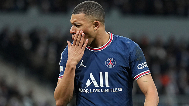 Мбаппе потребовалась помощь врачей во время матча Евро-2924