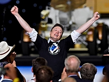 Маск с голым торсом шокировал американцев