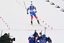 Норвежский биатлонист-чемпион поддержал упустившего золото в эстафете Латыпова