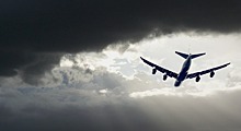 Американец узнал о беременности жены от пилота самолета