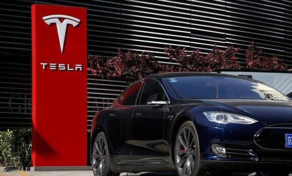Tesla с автопилотом снова попала в ДТП
