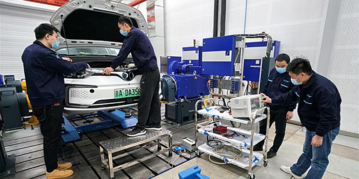 Пекинский производитель "зеленых" автомобилей возобновил работу