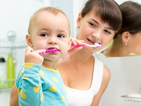 Стоматолог рассказала, как безопасно почистить зубы ребенку