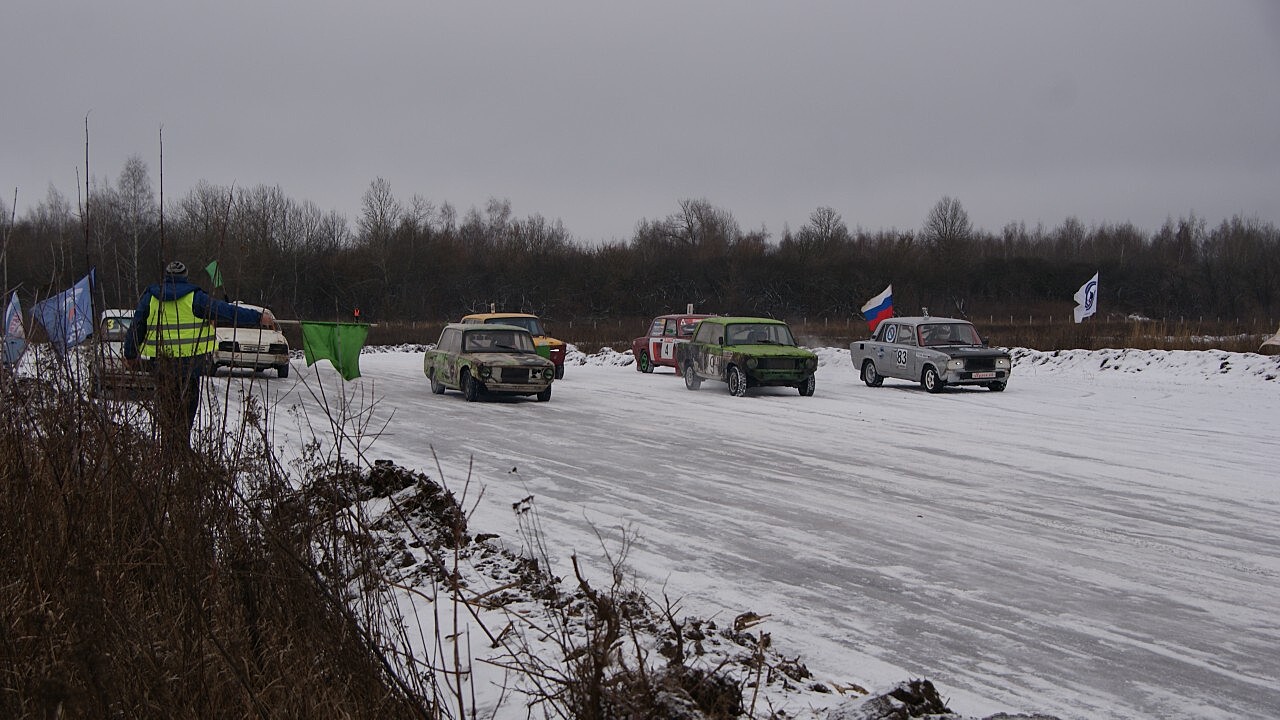 В Курске прошел стартовый этап чемпионата области по автокроссу