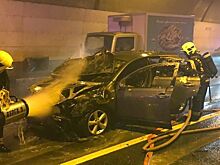 Вместо огнетушителя схватили камеру. Водители из-за горящего авто застряли в московском тоннеле