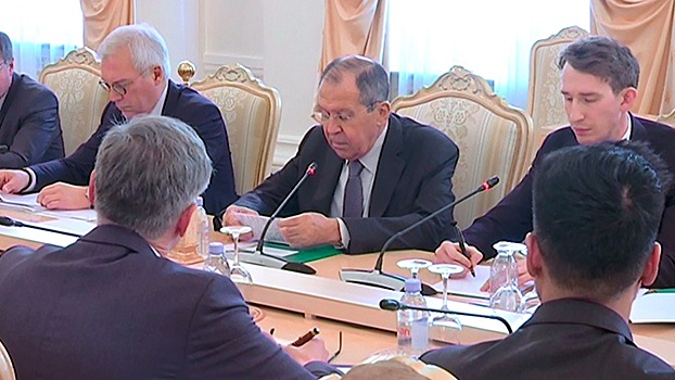 Лавров призвал ОБСЕ повлиять на Зеленского по минским соглашениям