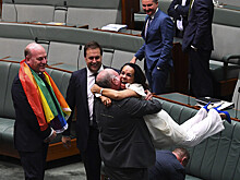 Австралийский парламент легализовал однополые браки, первые свадьбы станут возможны уже в начале 2018 года
