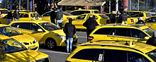 Во Франции таксисты устроили акцию против ограничений во время ОИ-2024