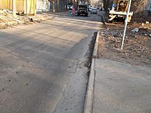 Сгоревший автомобиль, стоявший посреди дороги на Западном в Ростове, убрали спустя неделю