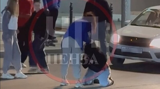 Ночью в центре Пензы жестоко подрались 2 девушки