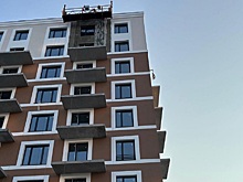 Под Новосибирском строитель погиб, укладывая штукатурку на балконе