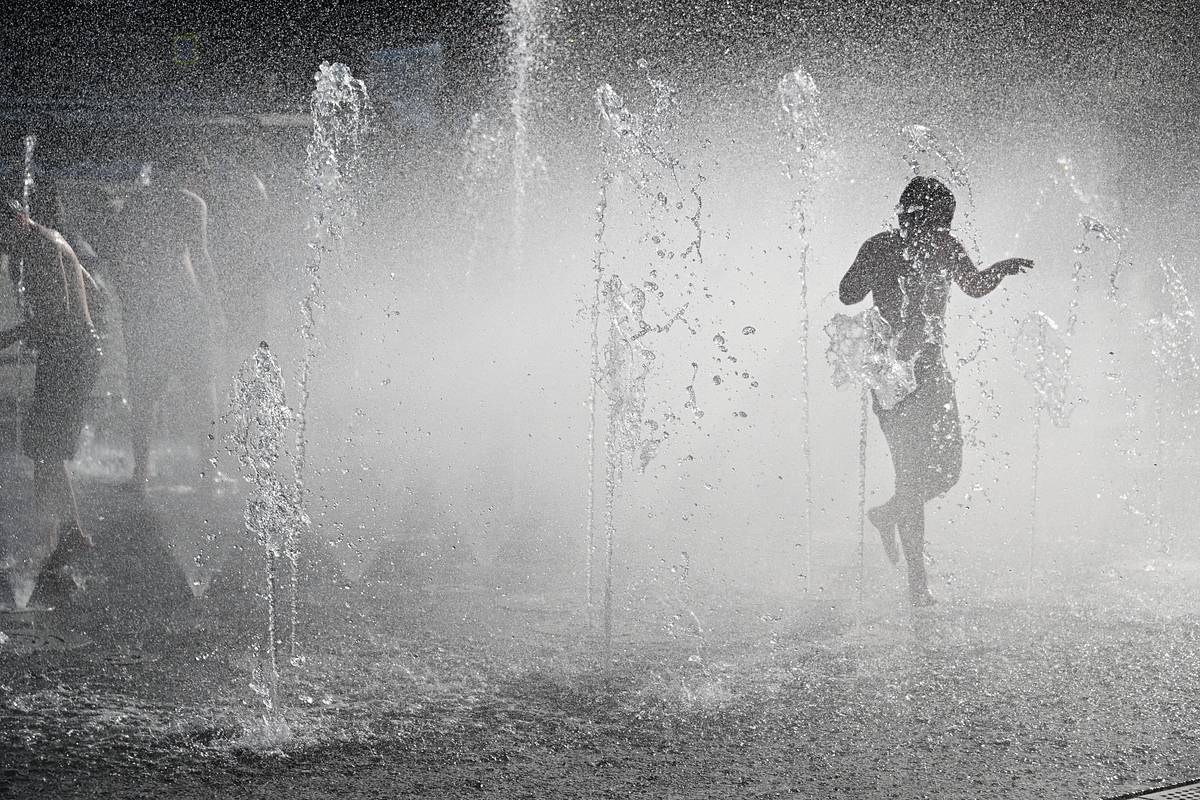 Тропическое лето пришло в несколько регионов России