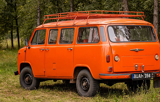 В Германии продают оранжевую «Буханку» 2022 года в идеале