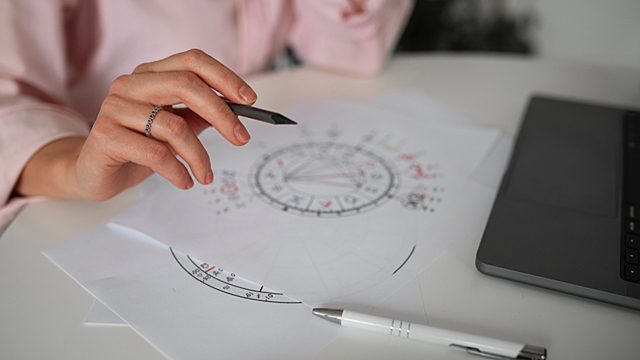 Подготовка к новому миру: астролог составил прогноз на последние месяцы 2025 года