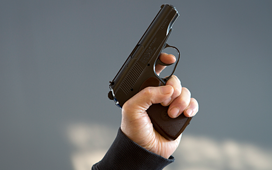 Под Волгоградом пьяный покупатель угрожал сотрудникам «Покупочки» игрушечным пистолетом