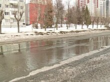 На улице Тернопольской на дороге разлилось море