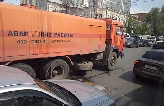 Транспортный коллапс: центр Ростова встал в гигантскую пробку