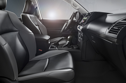 «Черная» спецверсия Toyota Land Cruiser Prado оказалась белой