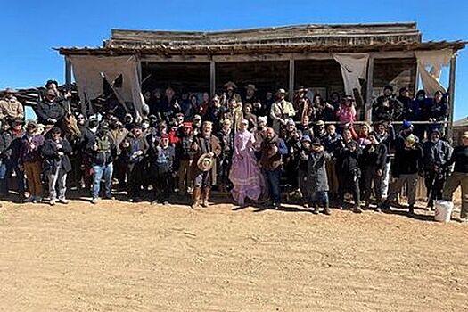 Съемочную группу Болдуина обвинили в неумении обращаться с оружием