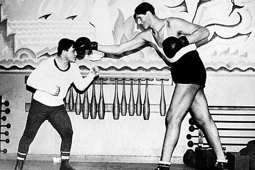 Гогя Миту – самый высокий боец в истории профессионального бокса