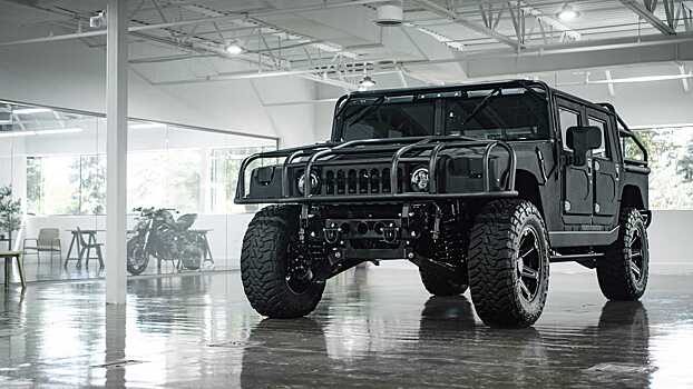 Этот Hummer H1 - вездеходный зверь с крутящим моментом более 1300 Нм