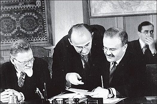 «Прибалтика, Украина, Бессарабия...»: что предлагал Берия отдать Гитлеру в обмен на прекращение войны