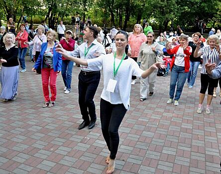 Танцевальный мастер-класс дадут активные пенсионеры Рязанского района