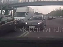 В Воронеже принципиальный водитель поймал на «встречке» Mazda и заставил ее отступить