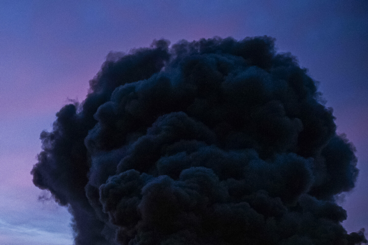 Mash: в небе над Каменском-Шахтинским раздались три взрыва