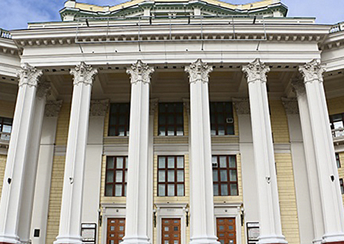 В Центральном академическом театре Российской Армии прошли праздничные мероприятия, посвящённые 100-летнему юбилею военной торговли