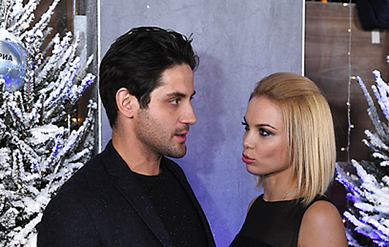 "Какая-то ошибка": Богатырев заговорил о разводе с Арнтгольц