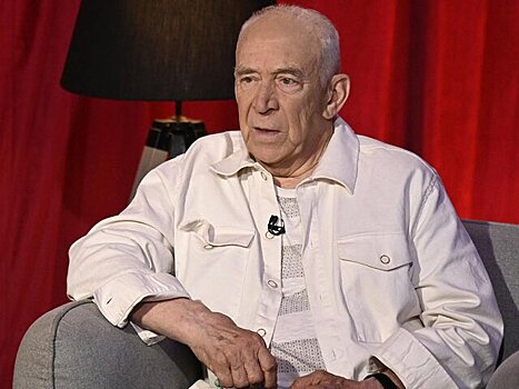 Артист Пашутин посетил единый пункт отбора на военную службу по контракту в Москве