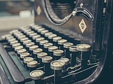 Пишущию машинку изобрели по просьбе королевы Англии