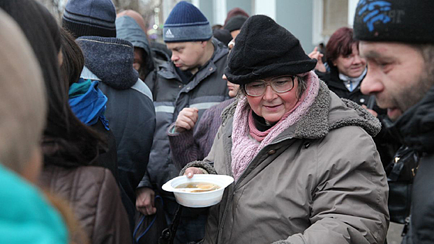 Для московских бездомных дополнительно закупят еду