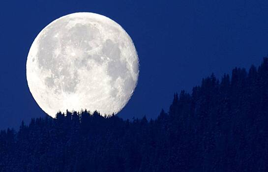 Россияне смогут наблюдать «голубую Луну»