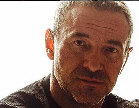 Актер скрывал от матери смерть отца