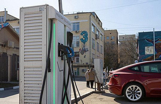 Владельцы Tesla сообщают о проблемах с зарядкой