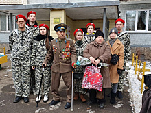 В Самаре юнармейцы проводят парады у домов ветеранов