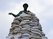 Зеленский попросил власти Одессы изучить петицию о сносе памятника Екатерине II