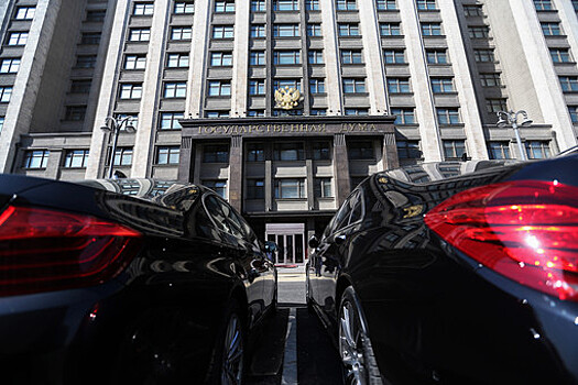 Депутат Гусев предложил признать Пасху и Троицу официальными праздниками